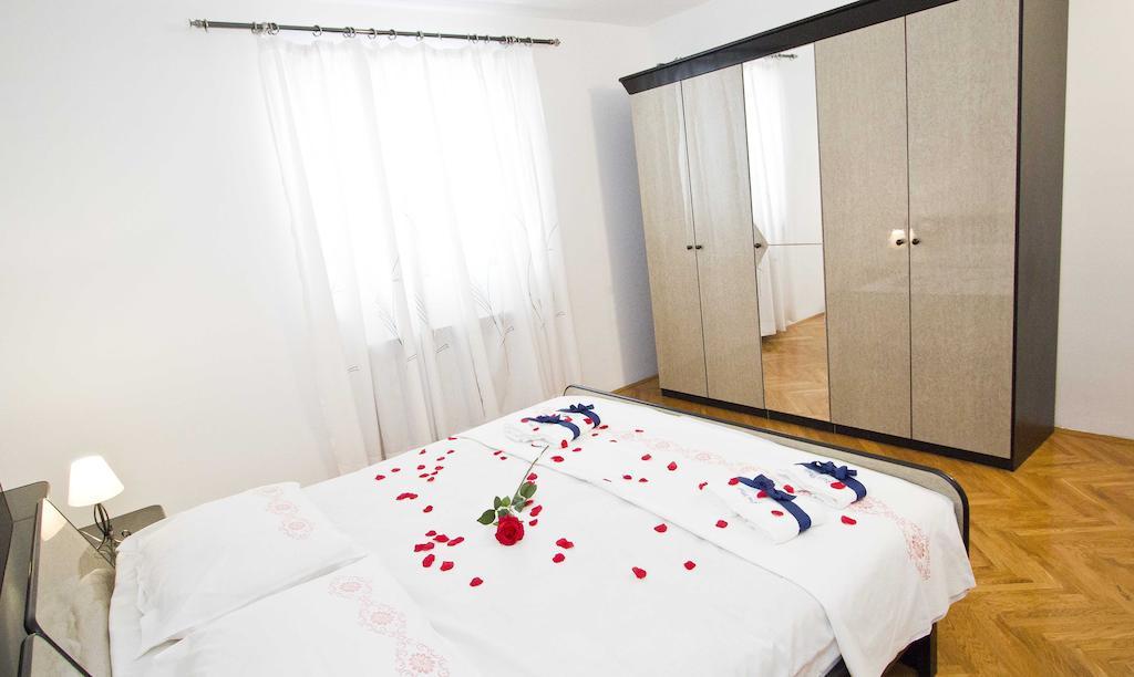 Apartment Pcelica Maja Podstrana Bilik gambar